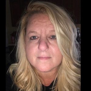 Meet your Posher, Laurie